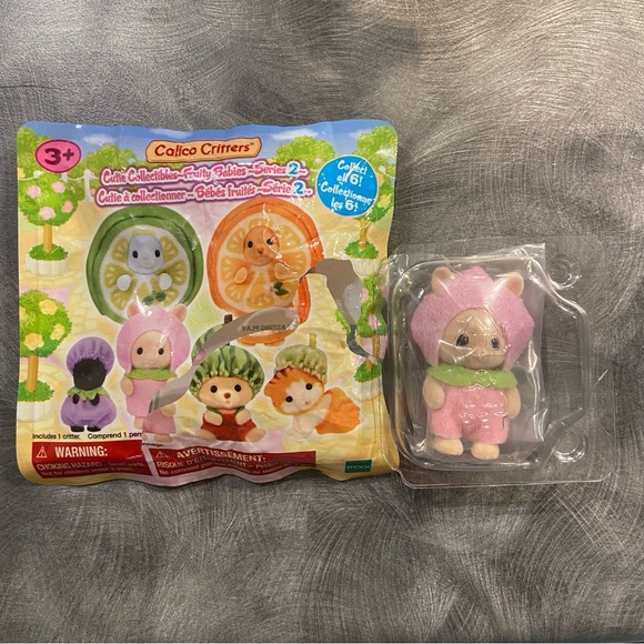 Calico Critters Sylvanian Family Fruity Baby Party Series 2 - Peach Bunny - Picture 1 of 3